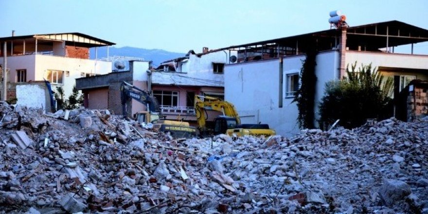 Fay hattındaki evlerin yıkımı sürüyor
