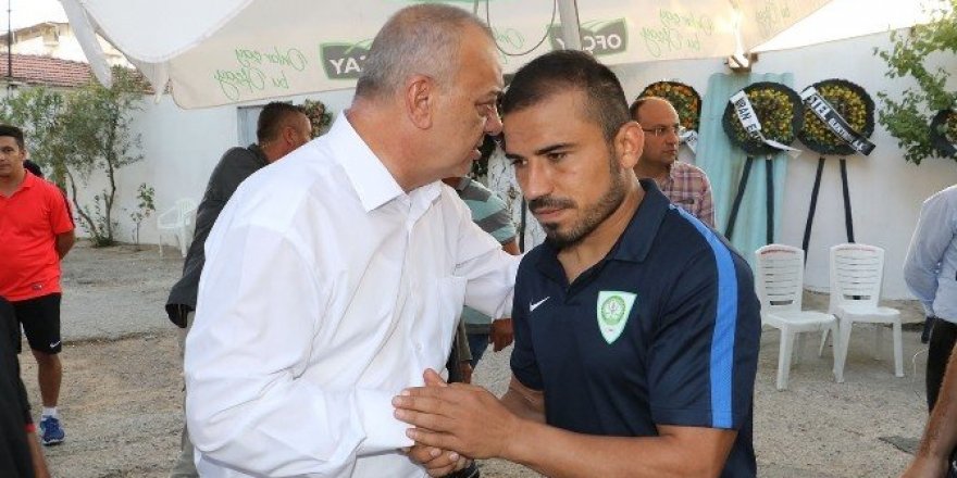Derince galibiyetini Başkan Ergün’e hediye ettiler