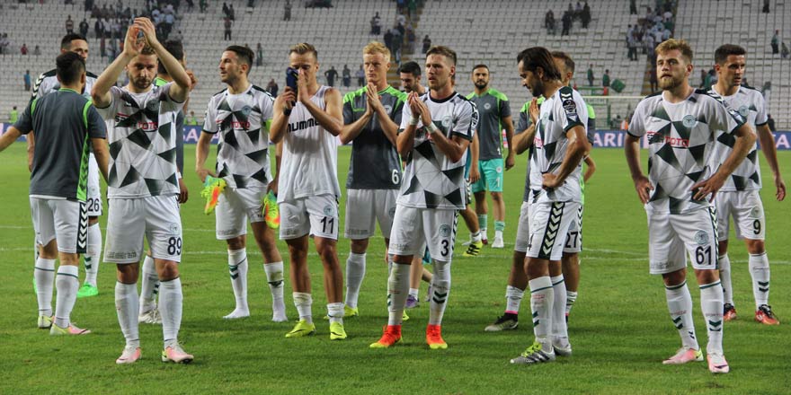 Konyaspor taraftarı yine takımını bağrına bastı
