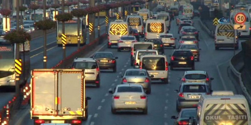 Okullar açıldı, trafik başladı