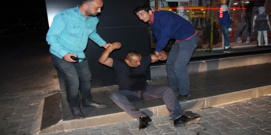Alkolün etkisiyle polisten olmayan valizini istedi