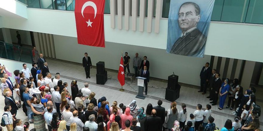 Gürcistan'da ilk Türk devlet okulu açıldı