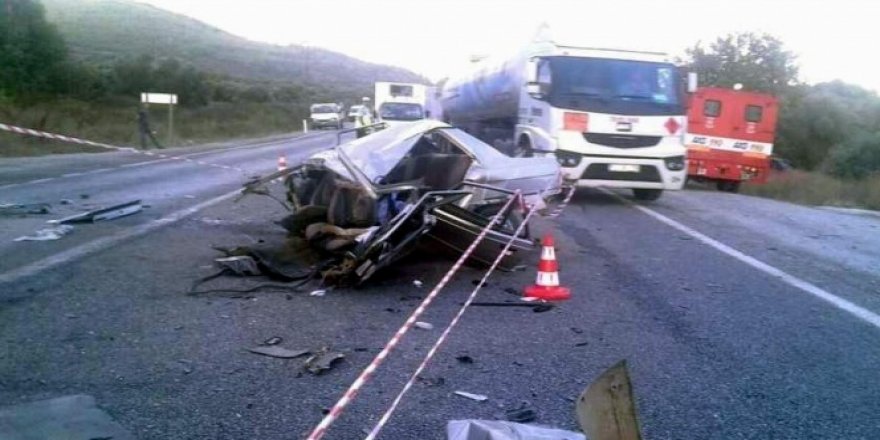 İzmir'de trafik kazası: 1 ölü, 14 yaralı