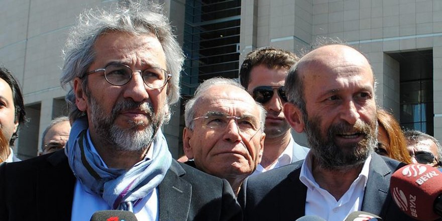 Dündar ve Gül'ün 'terör örgütüne yardım etme' davası başladı