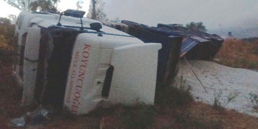 Aşırı hız ve yağış kazaya neden oldu