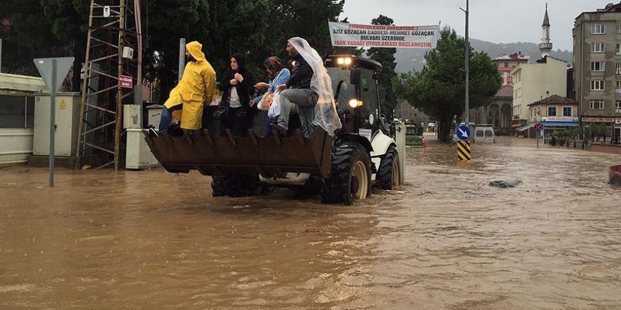 Trabzon'da iki kişi heyelanda hayatını kaybetti