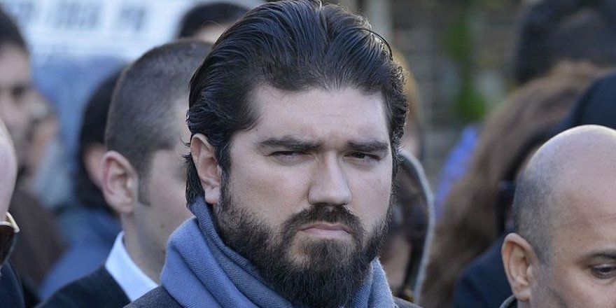 Fenerbahçe taraftarından Rasim Ozan protestosu