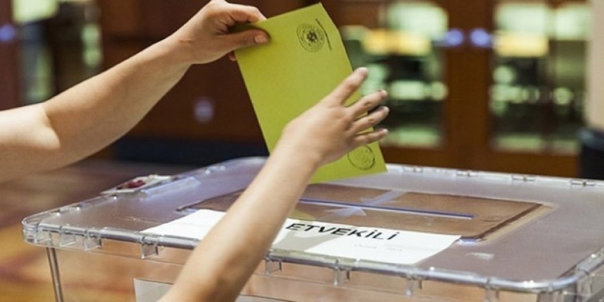 Seçim Kanunu ve Siyasi Partiler Kanunu değişiyor
