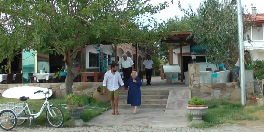 Cunda adasının "asırlık" otelcisi