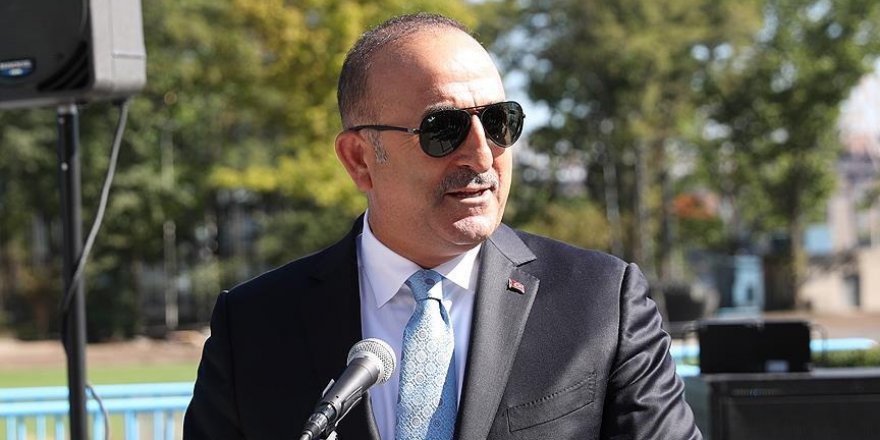 Çavuşoğlu: Dünya insani yardım toplumu sorumluluğu üstüne almalı