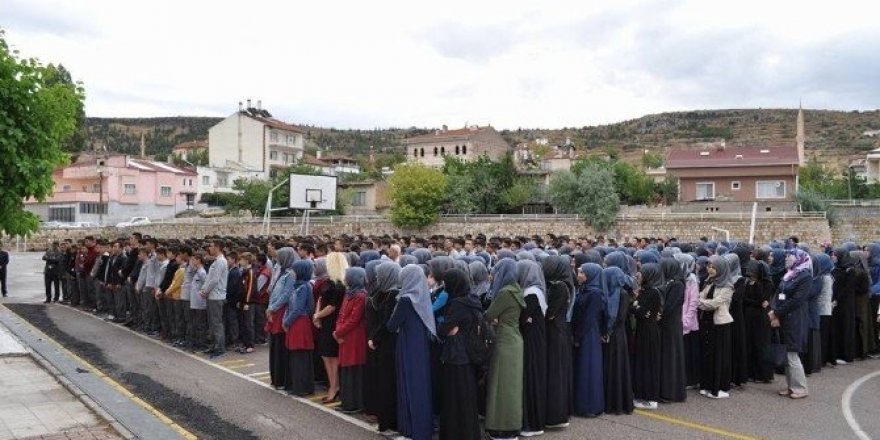 Demir, İmam Hatip Lisesi öğrencileri ile buluştu