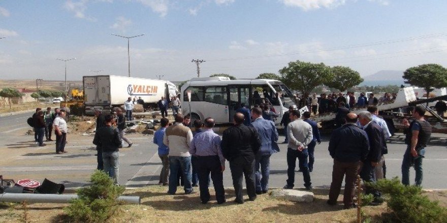 Şanlıurfa’da trafik kazası: 12 yaralı