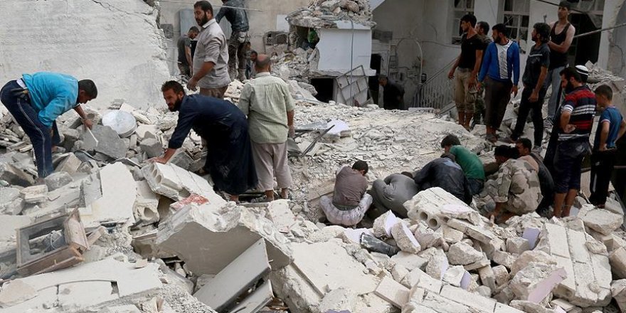Halep'te yerleşim alanlarına hava saldırısı: 56 ölü