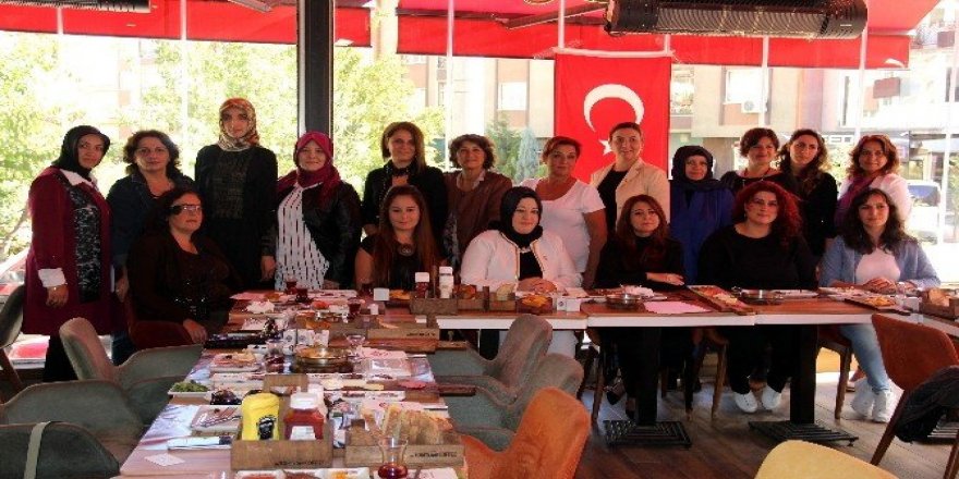 Güçlü Kadınlar Derneği’nde kongre heyecanı