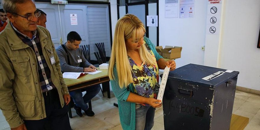 'Anayasaya aykırı' referandumda oy verme işlemi başladı