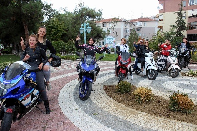 Erkekleri kıskandılar, motor grubu kurdular