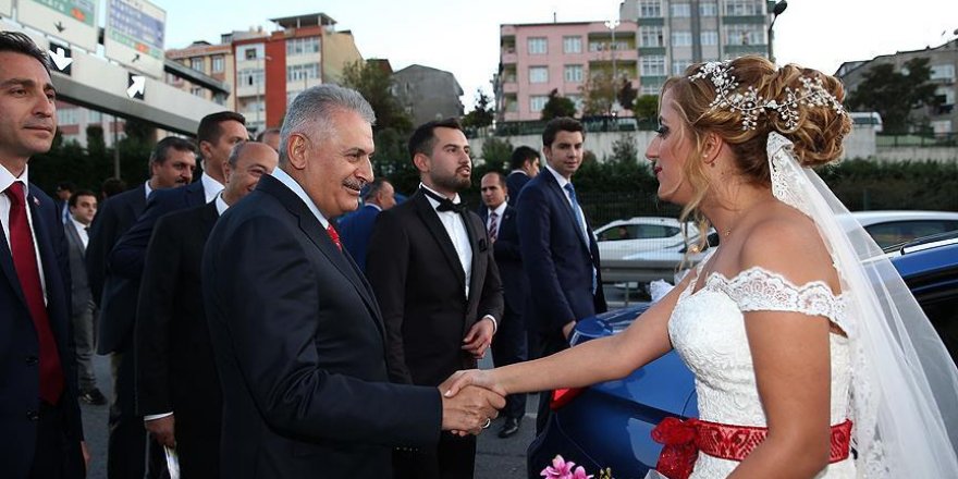 Başbakan Yıldırım'dan gelin ile damada sürpriz