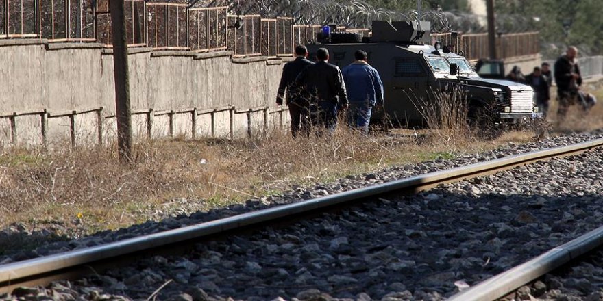 Van'da trene bombalı saldırı