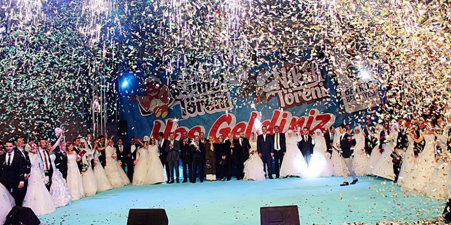 Beykoz'da 23 çift dünyaevine girdi