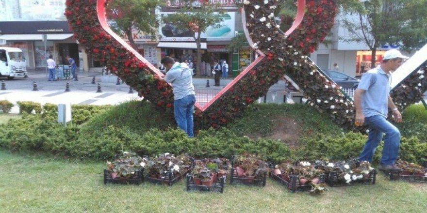 İzmit’te park ve bahçeler yenileniyor