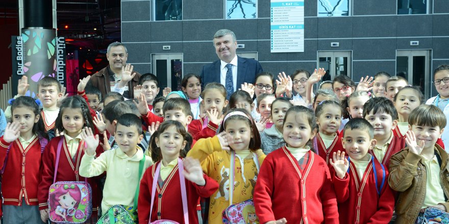 Büyükşehir’den 31 ilçeye eğitim desteği