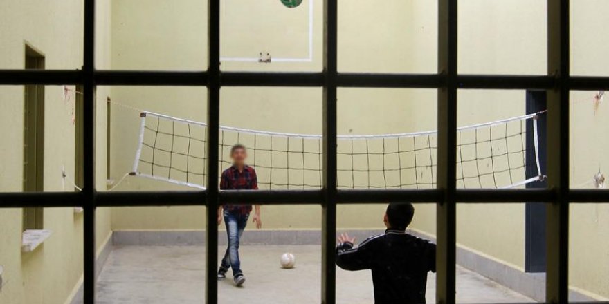 'Türkiye'de 2 bin 542 çocuk tutuklu ve hükümlü var'