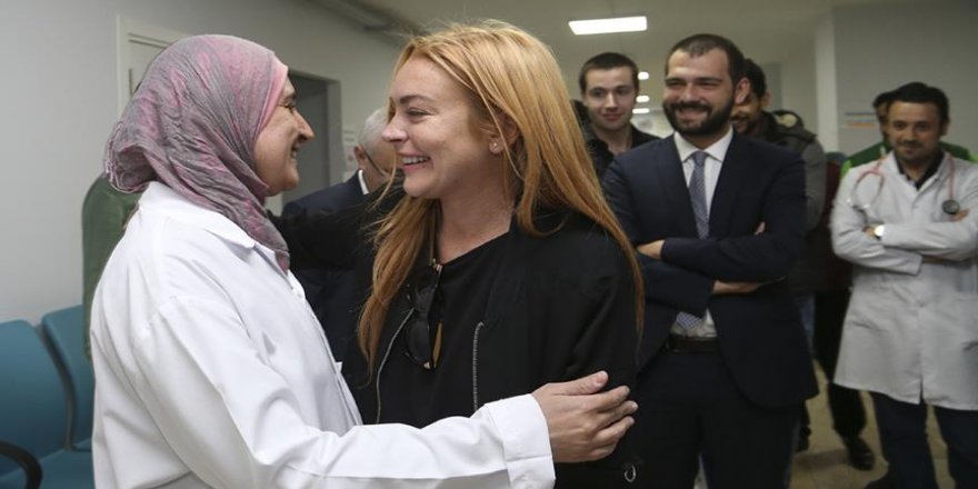 Hollywood yıldızı Lohan Suriyeli sığınmacıları ziyaret etti