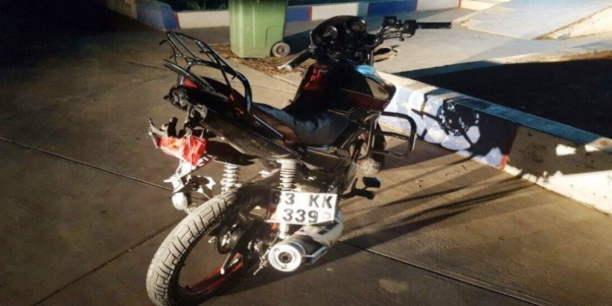 Motosiklet devrildi: 2 yaralı