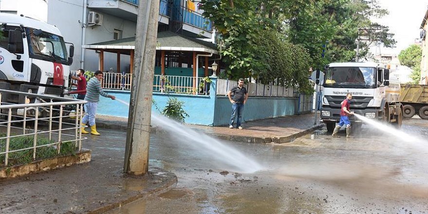 Trabzon'da selin izleri siliniyor