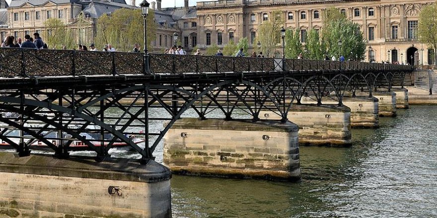 Paris'te Seine Nehri kenarı yayalaştırıldı