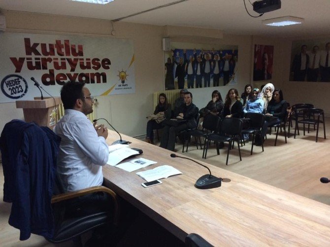 AK Parti Gençlik Kolları haftalık toplantısını yaptı