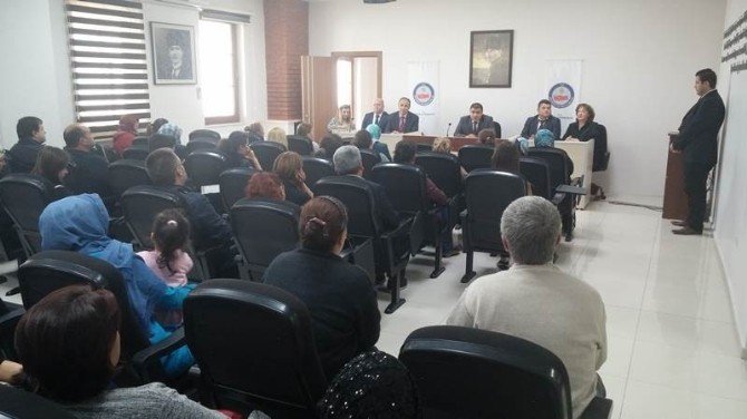 Üniversiteyi kazanan öğrencilere Kaymakamlıktan destek