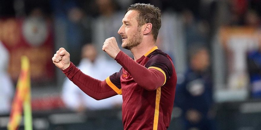 Roma'nın efsane kaptanı 40 yaşında