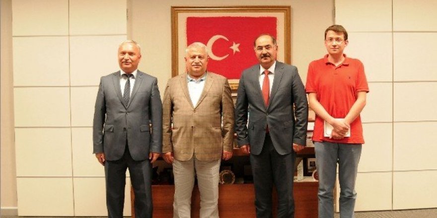 Rektör Şeker’den üniversitelere ziyaret