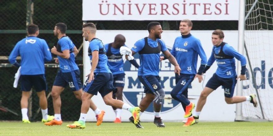 Fenerbahçe, Feyenoord maçı hazırlıklarını sürdürüyor