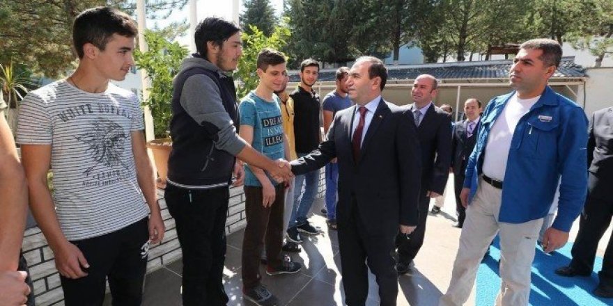 Vali Işık’tan KYK yurdunda inceleme
