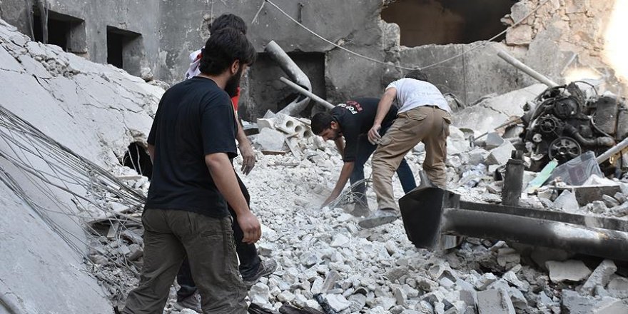 Halep'te yerleşim yerine hava saldırısı: 39 ölü