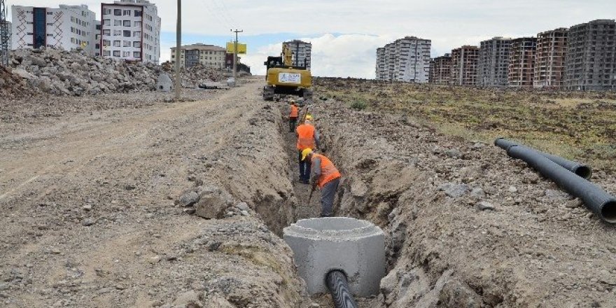 Dokuzçeltik ve Talaytepe’de kanalizasyon şebekesi döşeniyor