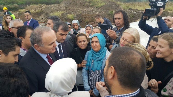 Okullarını isteyen veliler bu kez Bakan Özlü ile görüştüler