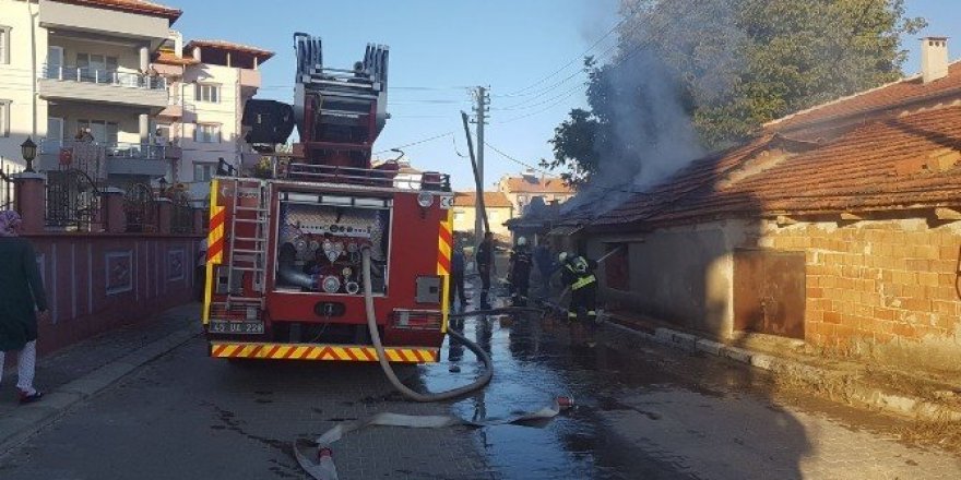 Depoda çıkan yangın korkuttu