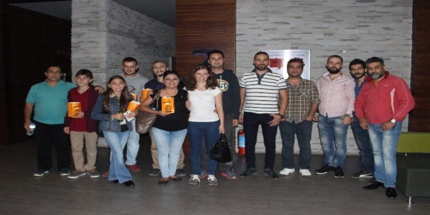 Manisalı basın mensupları sinemada buluştu