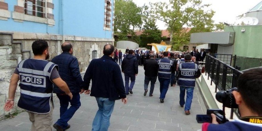 Kütahya’daki FETÖ operasyonunda adliyeye sevk edilen 11 iş adamından 3’ü tutuklandı