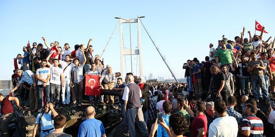 15 Temmuz resmi tatil ilan edildi
