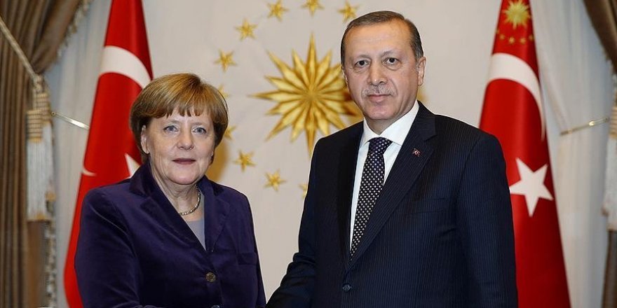 Erdoğan, Merkel ile Suriye'yi görüştü