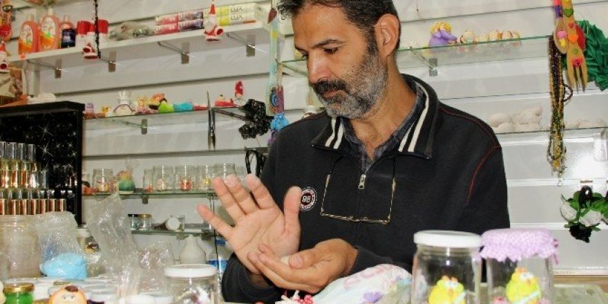 Geçimini çamurdan kazanan Suriyeli
