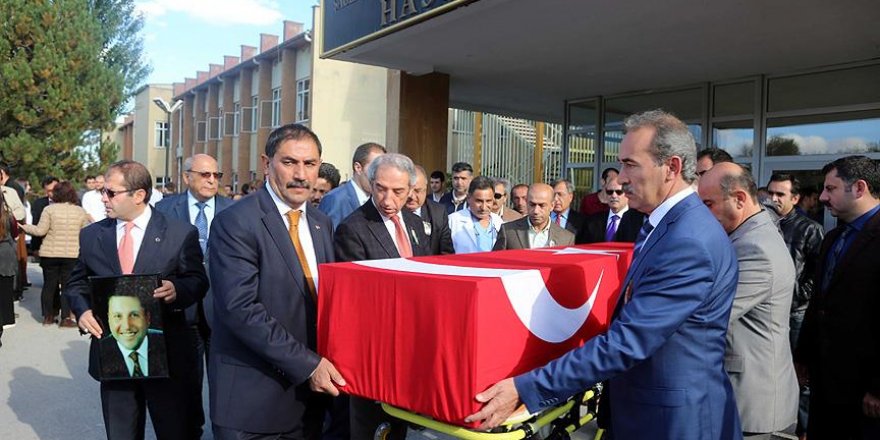 Kalp profesörü kalp krizi geçirerek öldü