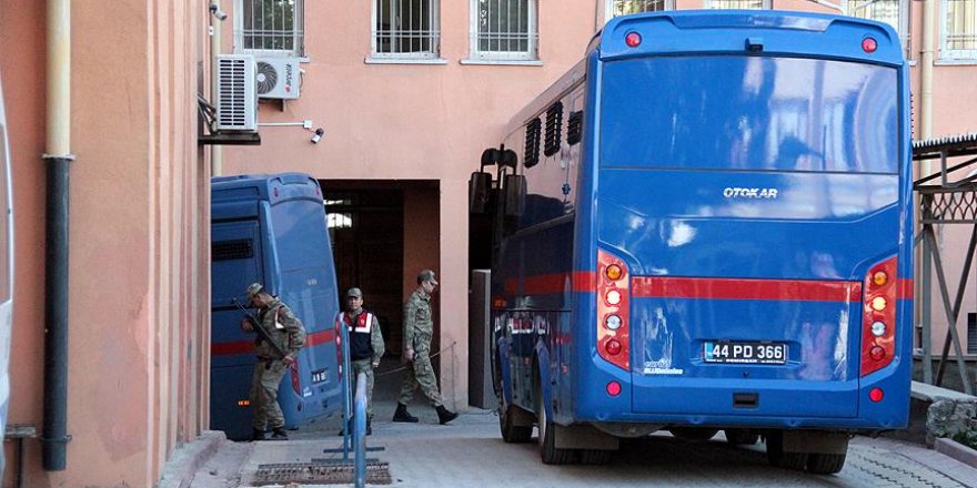 Zirve Yayınevi davasının 5 sanığı adliyede