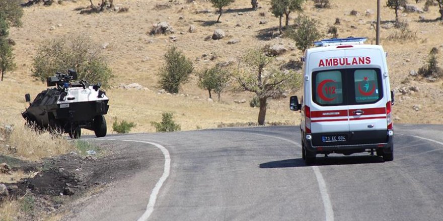 Şırnak'ta askeri aracın geçişi sırasında patlama: 1 şehit