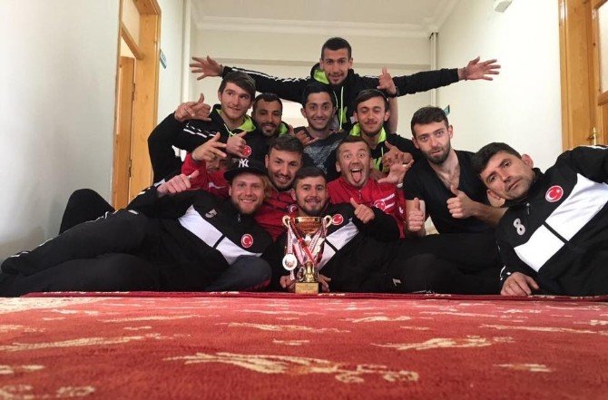 Düzce’de otomobil ile motosiklet çarpıştı: 1 ölü