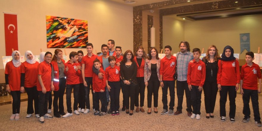 Savaşın izlerini müzikle silmeye çalışıyorlar